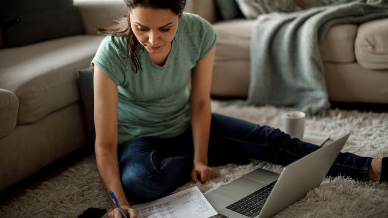 Is it better to pay someone to do your taxes or do them yourself? We'll help you decide.