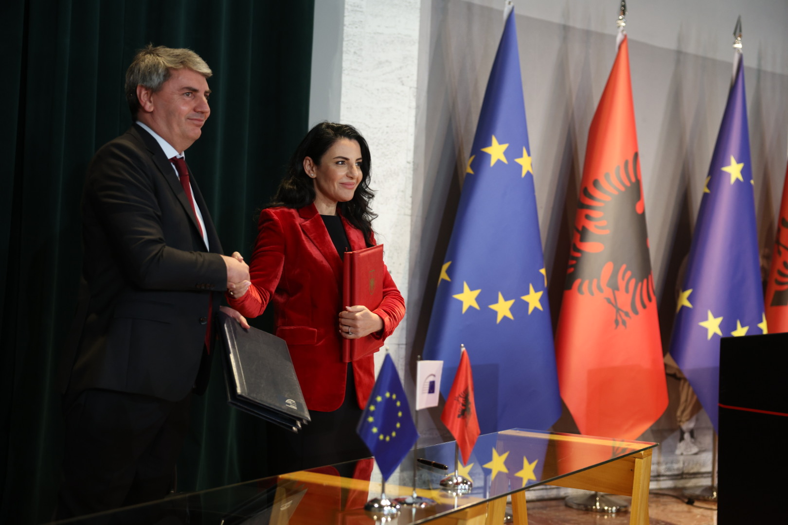 &euro;90 million EU financial package for Durr&euml;s &ndash; Rrogozhina railway upgrade in Albania